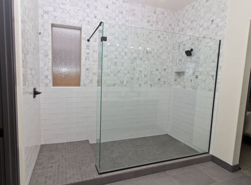 Open Walk-in Shower with Niche Storage